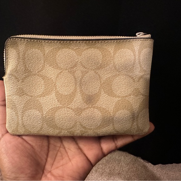 Coach wristlet - Picture 5 of 5
